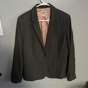 Anne Klein women’s pantsuit size 14, brown with pink and white lining, business